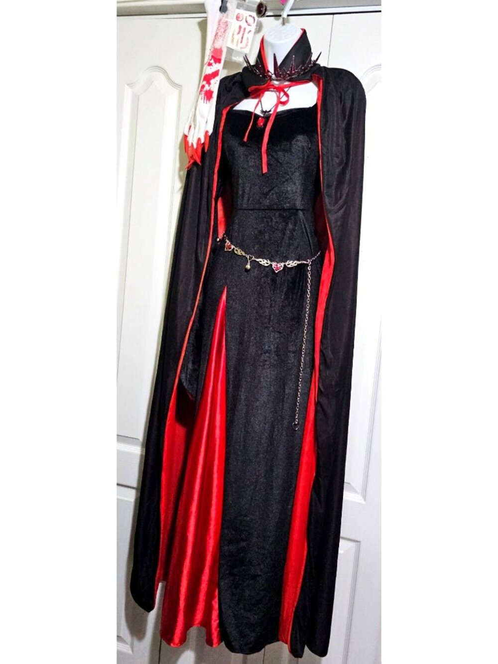 Vampire Queen Costume Women Large Dress Velvet Dress Gloves Fangs Crown Belt NEW